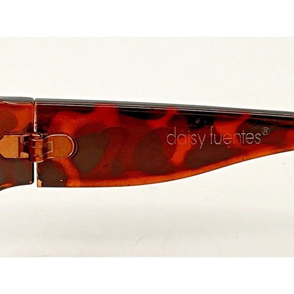 Daisy Fuentes Womens Brown Tortoise Fashion Sunglasses